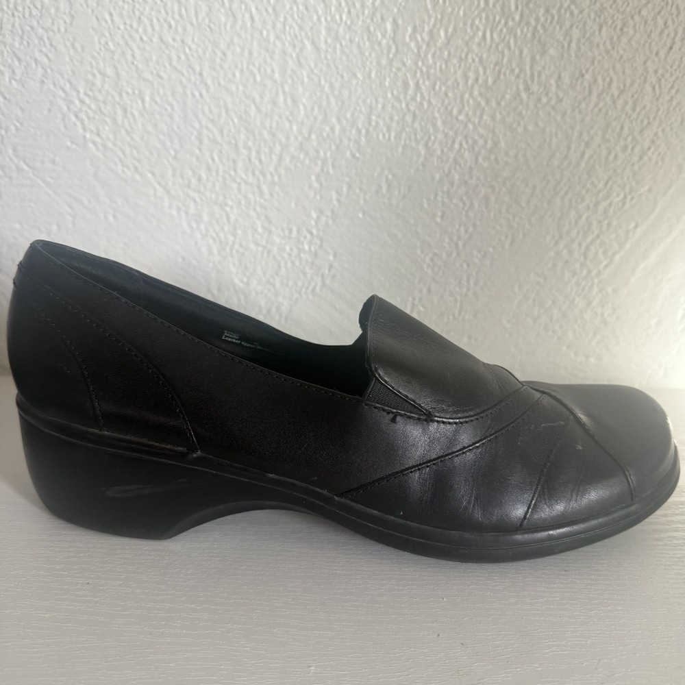 Clarks Blackberry Leather Slip On Loafer Comfort Shoes Black Women's Size 11 - Picture 3 of 9
